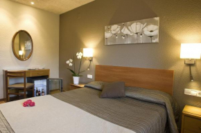 Гостиница Hostal Barris  Пальс